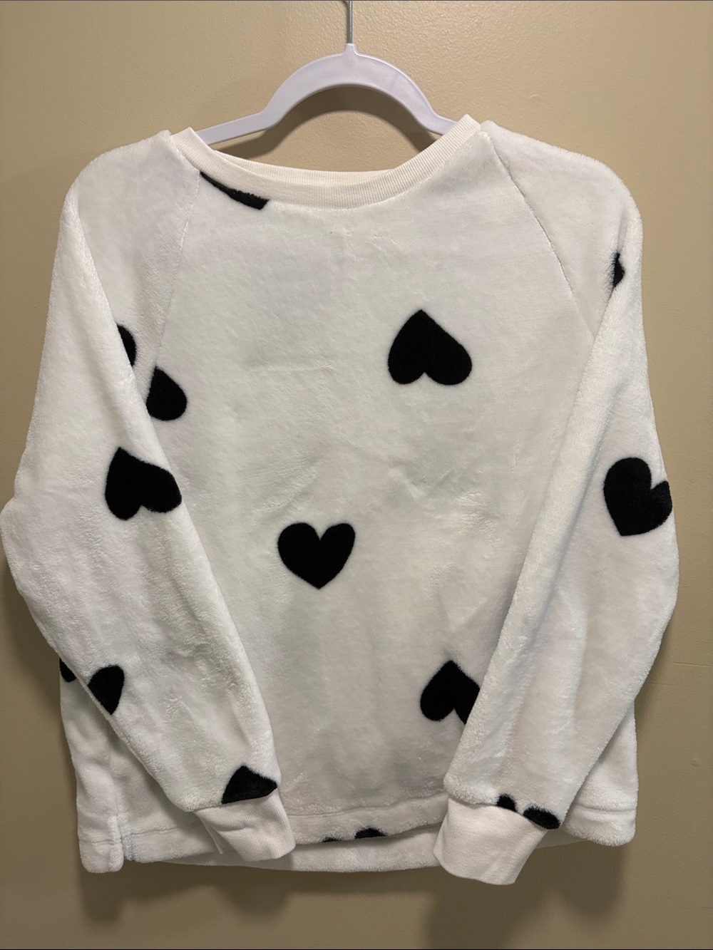 Cozy Heart Print Women’s Sweater - White/Black